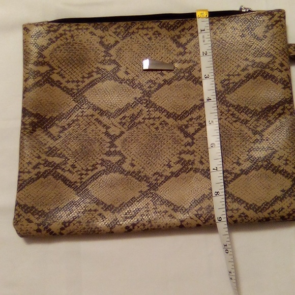 Python design Clutch Purse - Picture 5 of 5